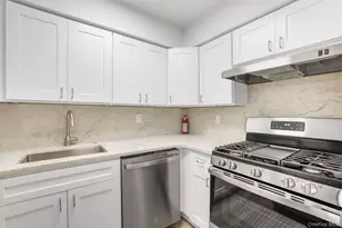 137-16 167th St, Jamaica, NY 11434 - Photo 8