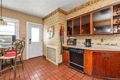 1639 Empire Street, Elmont, NY 11003 - Photo 8