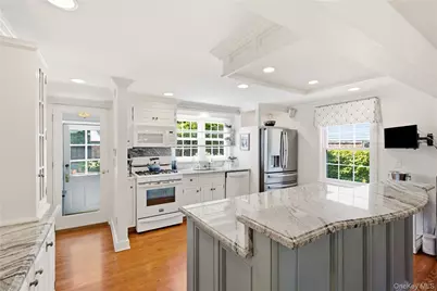 3 Carnegie Avenue, Cold Spring Harbor, NY 11724 - Photo 10