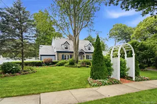 3 Carnegie Ave, Cold Spring Harbor, NY 11724 - Photo 2