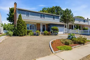 156 Lea Ann Terrace, Wantagh, NY 11793 - Photo 2