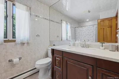 156 Lea Ann Terrace, Wantagh, NY 11793 - Photo 24