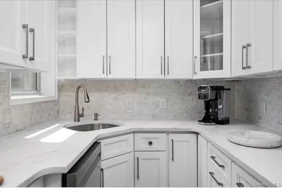 1111 Midland Avenue #6G, Bronxville, NY 10708 - Photo 2