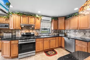1047 Cornwell Ave, Baldwin, NY 11510 - Photo 12