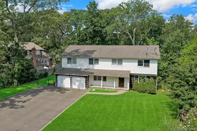 8 Tobi Lane, Setauket, NY 11733 - Photo 2