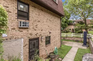 61-17 231st St, Oakland Gardens, NY 11364 - Photo 34
