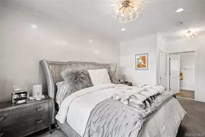 19303 Aspenwood Drive, Plainview, NY 11803 - Photo 14