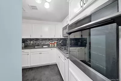 2066 Cicero Avenue, Bronx, NY 10473 - Photo 26