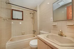 18 Wheelbarrow Ln, Wantagh, NY 11793 - Photo 22