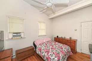 18 Wheelbarrow Ln, Wantagh, NY 11793 - Photo 14