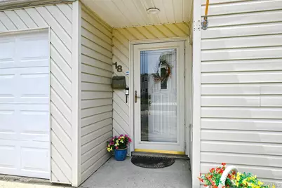 18 Wheelbarrow Lane, Wantagh, NY 11793 - Photo 4