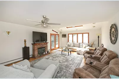 18 Wheelbarrow Lane, Wantagh, NY 11793 - Photo 12