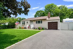 31 Sarah Dr, Lake Grove, NY 11755 - Photo 2