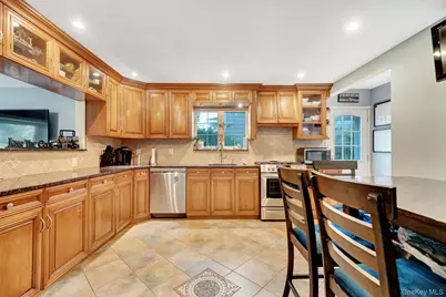 36 Combes Drive, Manhasset, NY 11030 - Photo 10