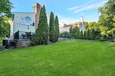 36 Combes Drive, Manhasset, NY 11030 - Photo 32