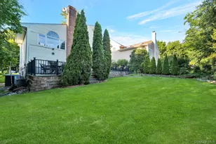 36 Combes Dr, Manhasset, NY 11030 - Photo 32