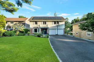 36 Combes Dr, Manhasset, NY 11030 - Photo 2