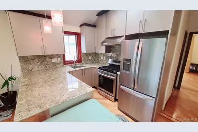 64-47 Dieterle Crescent #2, Rego Park, NY 11374 - Photo 4