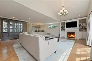 672 Westbury Ave, Westbury, NY 11590 - Photo 12