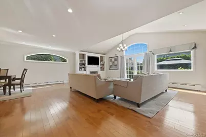 672 Westbury Avenue, Westbury, NY 11590 - Photo 10