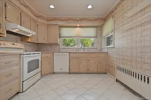 672 Westbury Ave, Westbury, NY 11590 - Photo 16