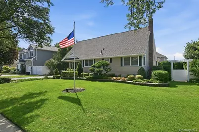 672 Westbury Avenue, Westbury, NY 11590 - Photo 4