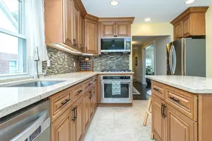 1 Raymond St, Glen Cove, NY 11542 - Photo 14