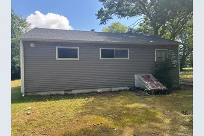 427 Doctors Path, Riverhead, NY 11901 - Photo 4