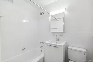 2 Washington Square, Larchmont, NY 10538 - Photo 12