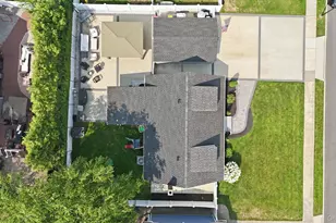 3956 Wicks Ave, Seaford, NY 11783 - Photo 32