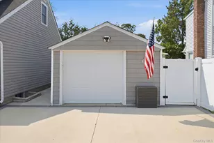 3956 Wicks Ave, Seaford, NY 11783 - Photo 4
