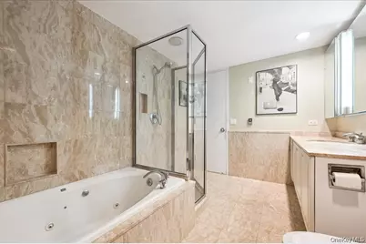 100 Hilton Avenue #907, Garden City, NY 11530 - Photo 16