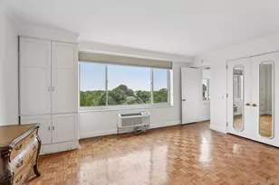 100 Hilton Ave, Garden City, NY 11530 - Photo 12