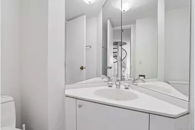 100 Hilton Avenue #907, Garden City, NY 11530 - Photo 22