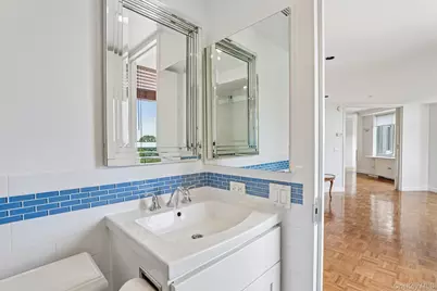 100 Hilton Avenue #907, Garden City, NY 11530 - Photo 20