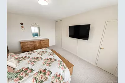 27110 Grand Central Parkway #24B, Floral Park, NY 11005 - Photo 12
