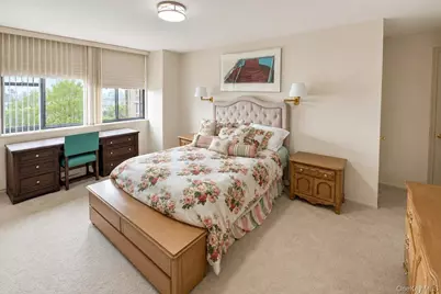27110 Grand Central Parkway #24B, Floral Park, NY 11005 - Photo 10