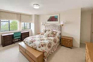 27110 Grand Central Pkwy, Floral Park, NY 11005 - Photo 10