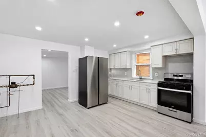 44 Broadway, Hamilton Beach, NY 11414 - Photo 4