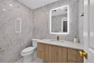 66 Chestnut Hill, Roslyn, NY 11576 - Photo 18