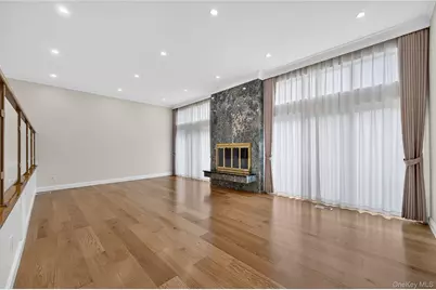 66 Chestnut Hill, Roslyn, NY 11576 - Photo 6