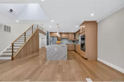 66 Chestnut Hill, Roslyn, NY 11576 - Photo 12