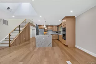 66 Chestnut Hill, Roslyn, NY 11576 - Photo 12