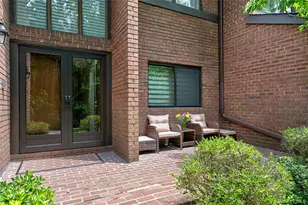 66 Chestnut Hill, Roslyn, NY 11576 - Photo 4