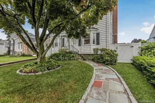 53 Holly St, Yonkers, NY 10704 - Photo 32