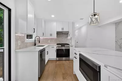 238 N Oak Street, Massapequa, NY 11758 - Photo 16