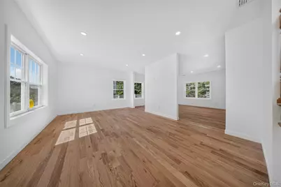 139 Miller Avenue, Amityville, NY 11701 - Photo 8