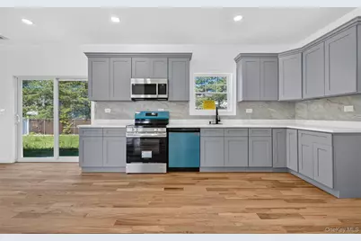 139 Miller Avenue, Amityville, NY 11701 - Photo 12