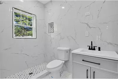 139 Miller Avenue, Amityville, NY 11701 - Photo 14