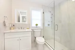 44 Bell St, Valley Stream, NY 11580 - Photo 16